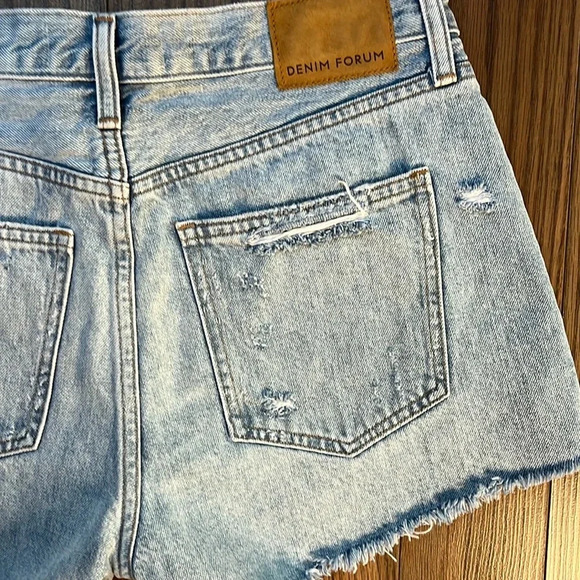 ARITZIA DENIM FORUM The Ex Boyfriend Short size 27 - Picture 12 of 13
